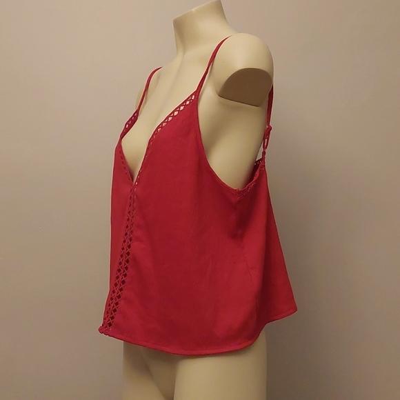 Divided Tank Top - Picture 2 of 9